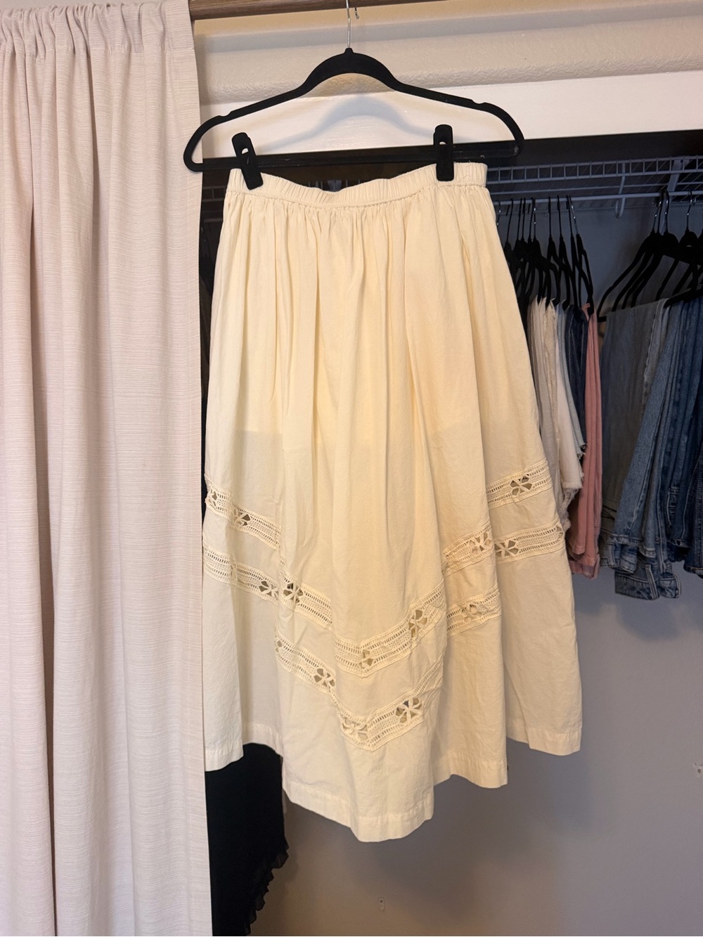 things between Arlo skirt - Picture 2 of 3